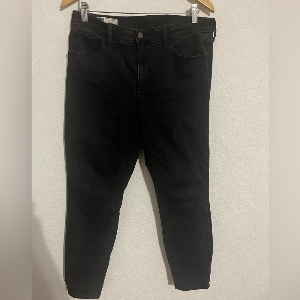 Gap Black Skinny Mid-Rise Jeggings
